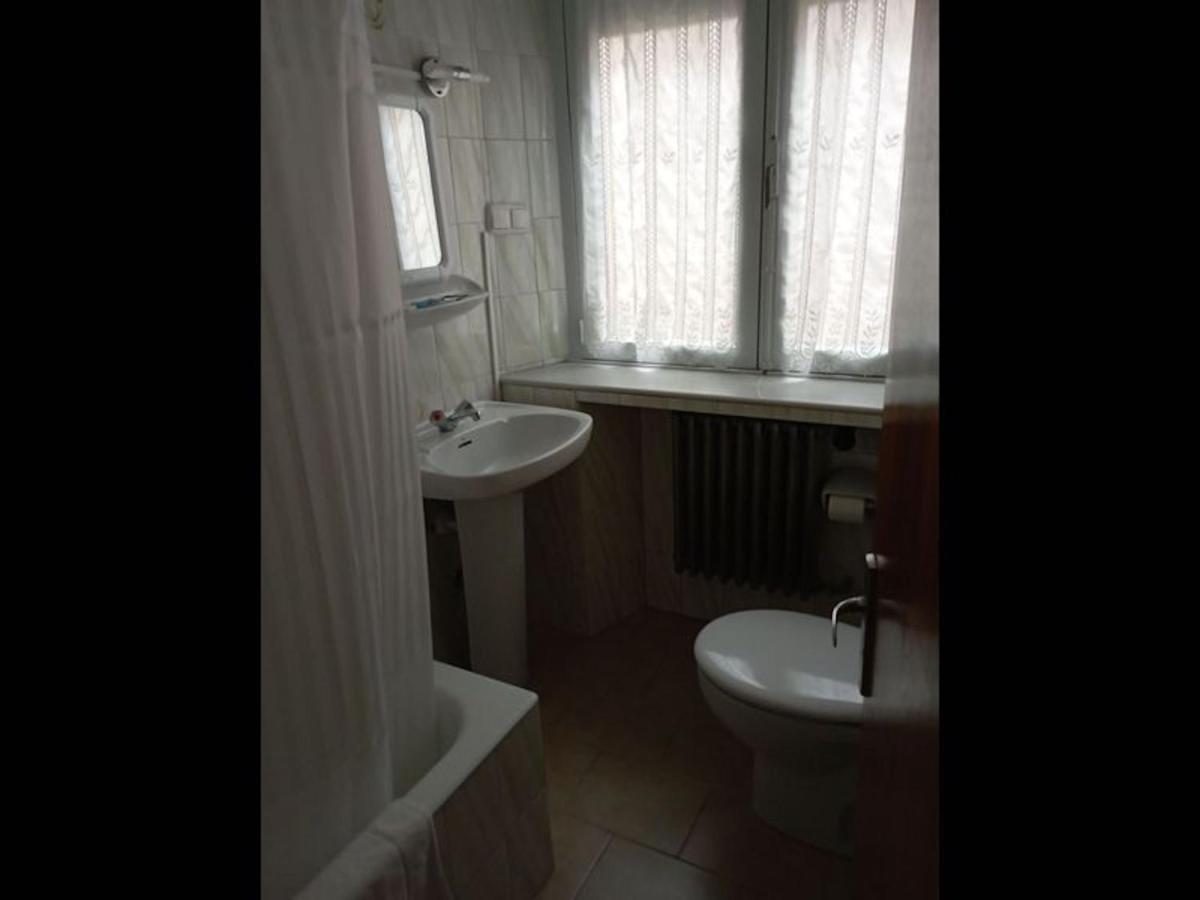 Room In Lodge - Double And Single Room - Pension Oria 1 ลัวร์กา ภายนอก รูปภาพ